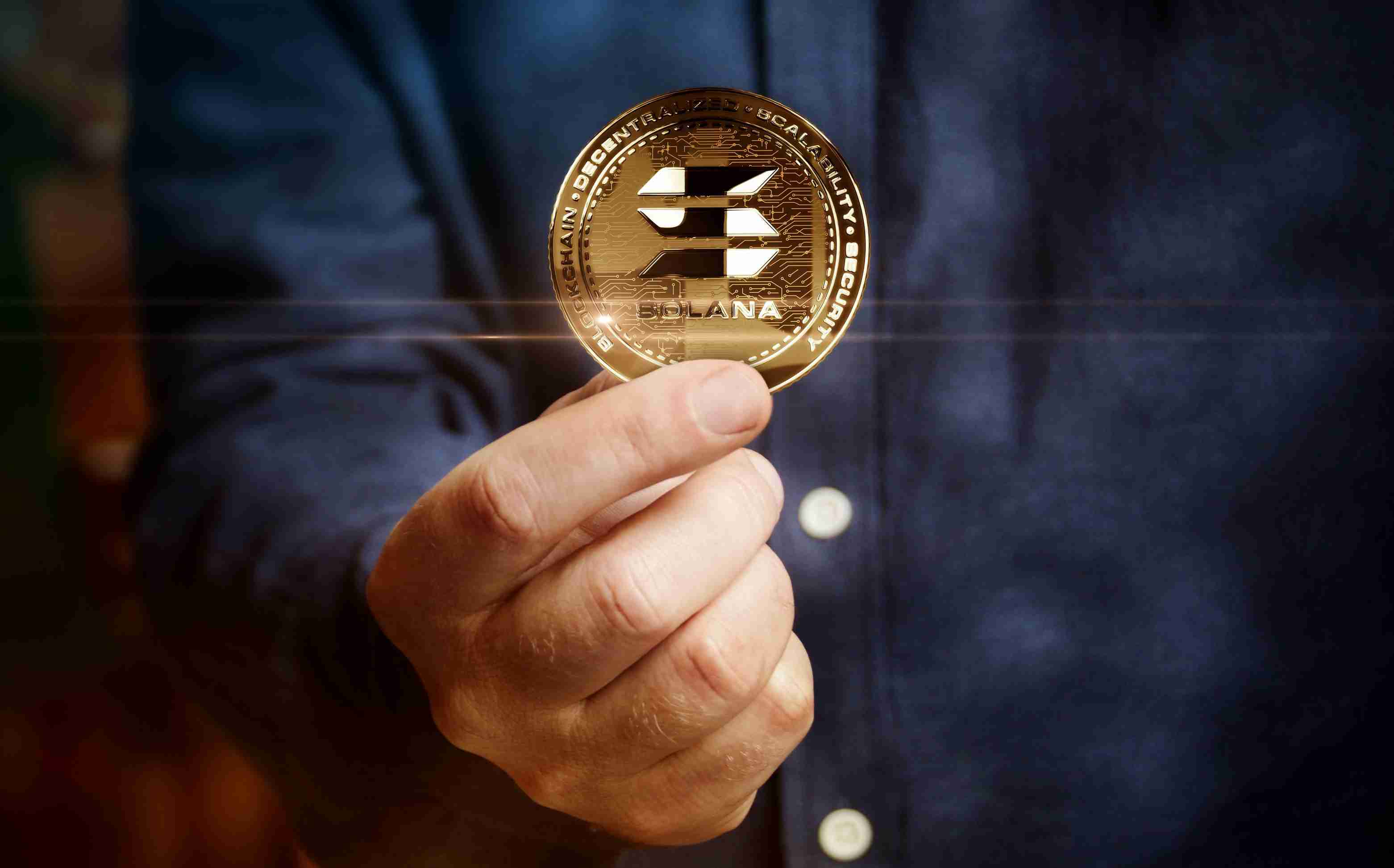 Grayscale旗下Solana Trust ETF在纽约证券交易所Arca上市，质押奖励收益率高达77%。