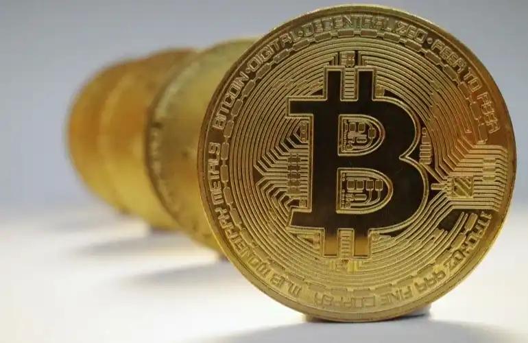 Glassnode：BTC下探8.9万，期权市场避险情绪依旧强烈