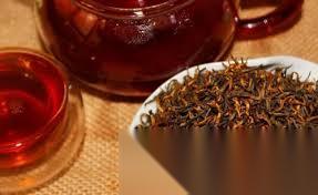 隔夜茶表面形成的油膜是什么