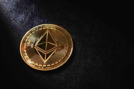 以太坊(ETH)飙升11%，贝莱德推动ETF资金大幅流入，Robinhood链获关注